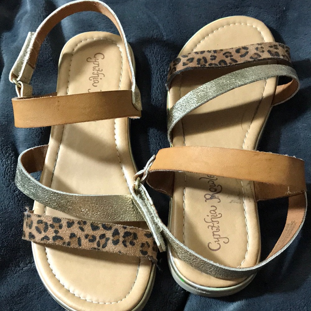 Girls shoes